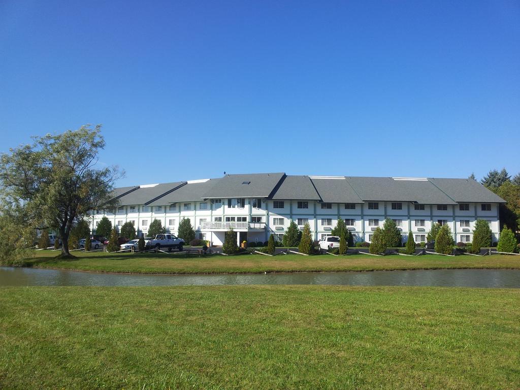 Days Inn By Wyndham Shelburne/Burlington Buitenkant foto